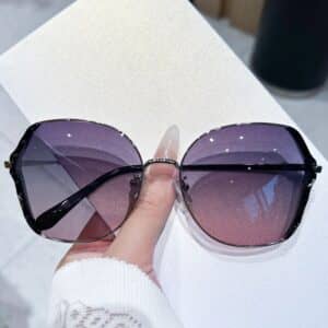 Non-polarized Sunglasses vs. Polarized Sunglasses Selection Guide