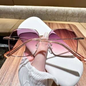 Non-polarized Sunglasses vs. Polarized Sunglasses Selection Guide